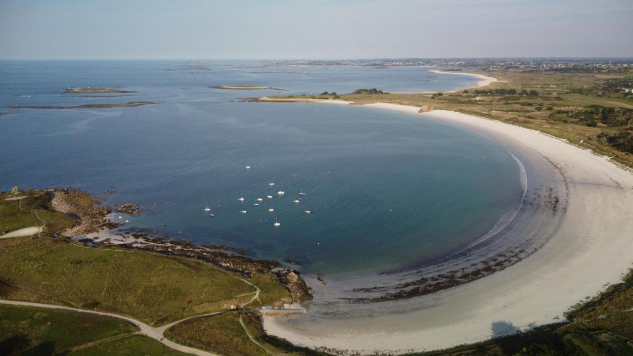 Maison Yukti - Magnifique Maison De Charme Proche Plage Lampaul-Ploudalmézeau المظهر الخارجي الصورة